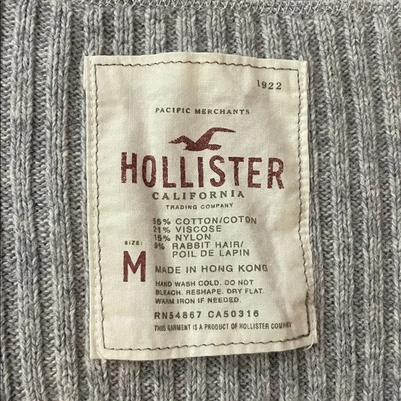 Vintage Hollister V-Neck Cable Knit Sweater, Size M - Picture 4 of 9